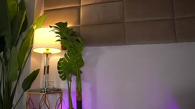 SnowyElsaa 现场XXX聊天
