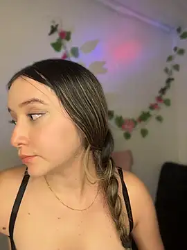 Sarisloves' Live XXX Chat