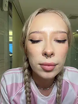 XXX chat uživo modela MaryChanXO