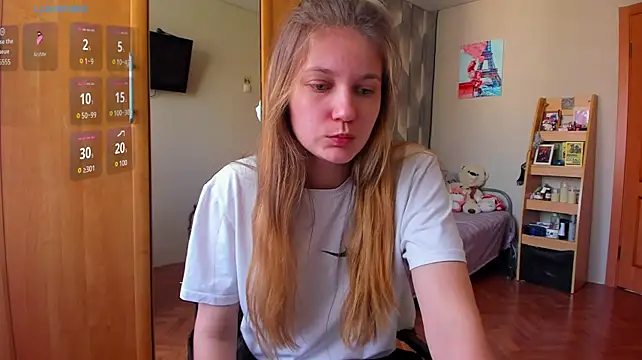 צ'אט XXX בשידור חי של Tiny_Kiss