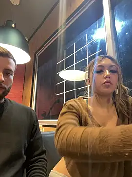 צ'אט XXX בשידור חי של OliviaLuuxe