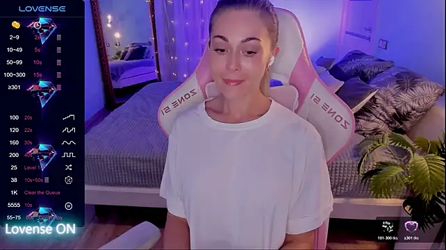 צ'אט XXX בשידור חי של AdeleRoberts