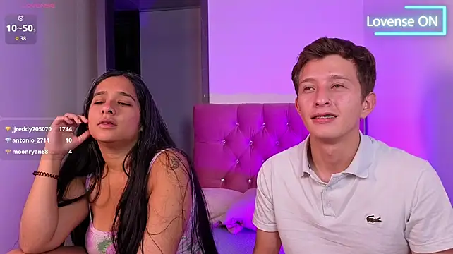 הופעת וובקאם של mae_nathan_