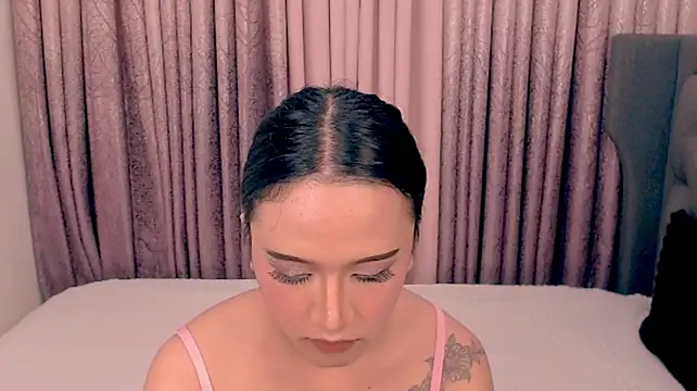 צ'אט XXX בשידור חי של savanna_pleasure