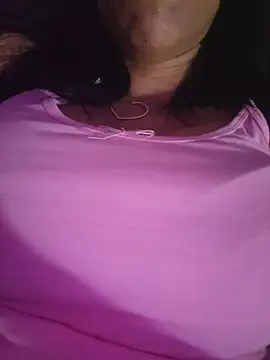 Chatroom XXX en direct de misscectito13