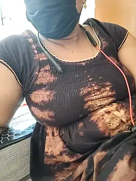 צ'אט XXX בשידור חי של tamilammu1431