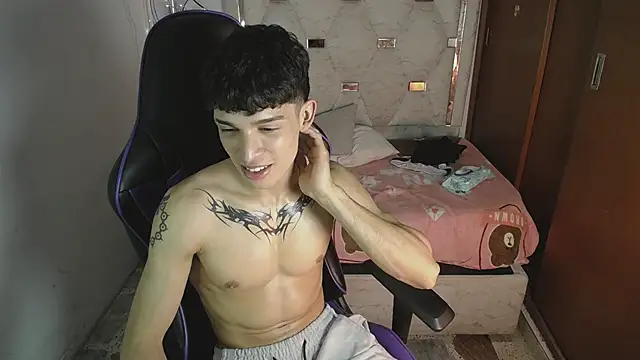 Liom_Gym: онлайн-секс-чат