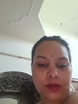 Chat XXX en directo de Luv_swara02
