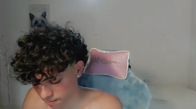 Chatroom XXX en direct de FUNNY_DICK_