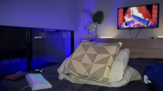 XXX chat uživo modela Den_BlueXx