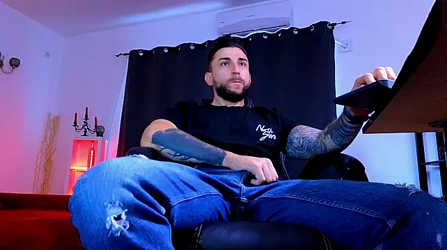 MightyAaron66 라이브 XXX 채팅
