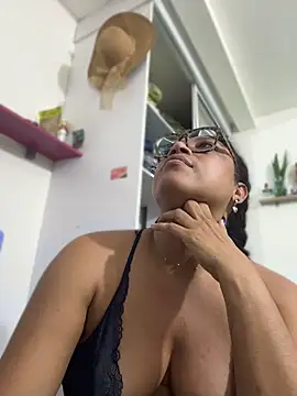 IAvaNa Chat XXX in diretta