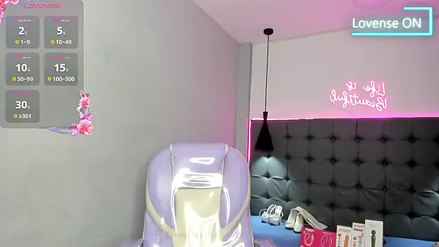 Chatroom XXX en direct de scarletcherry18