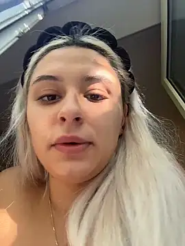 Kylie_One Chat XXX live