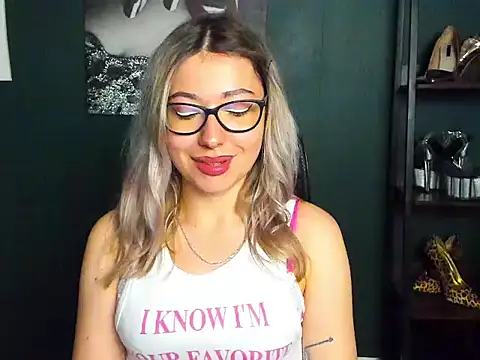 loveHeidi's Live XXX Chat