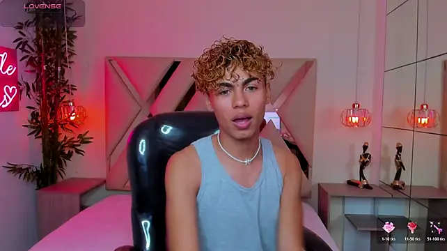 Chat XXX en directo de Anyelo_Twink