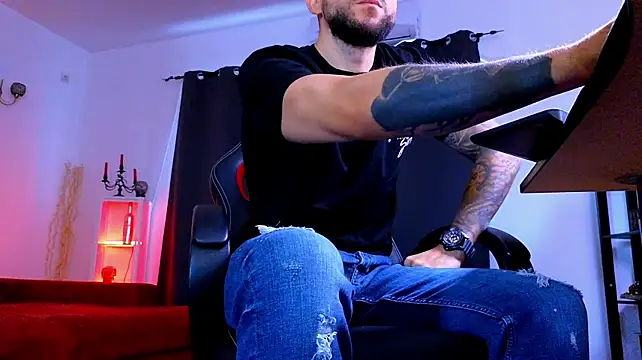 MightyAaron66 Live XXX-Chat