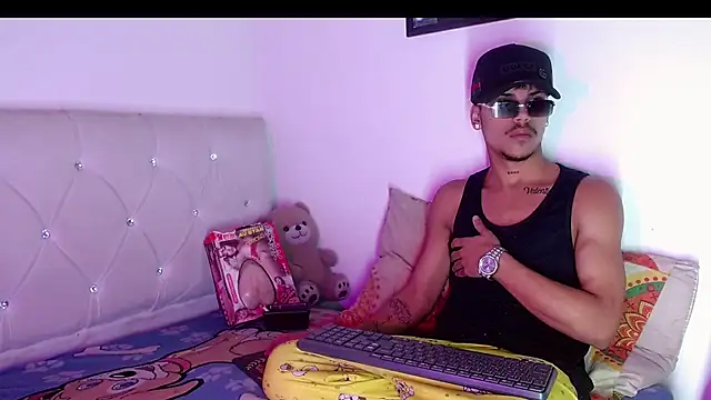 Angel_foxc13 élő XXX-chatje