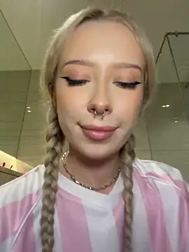 MaryChanXO XXX чат на живо