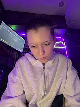 Lilactease XXX чат на живо