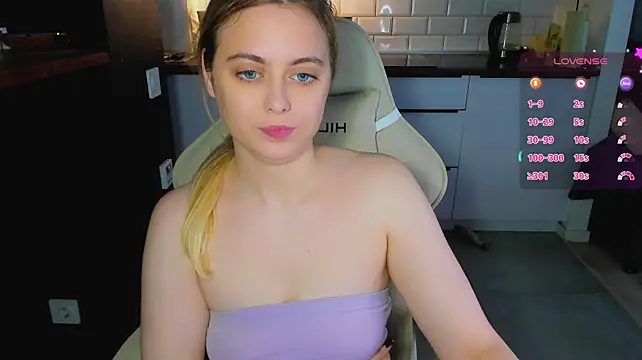 blonde_kellyy: онлайн-секс-чат
