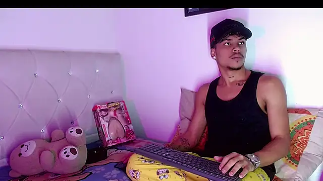 Angel_foxc13 Adlı Modelin Canlı XXX Sohbeti