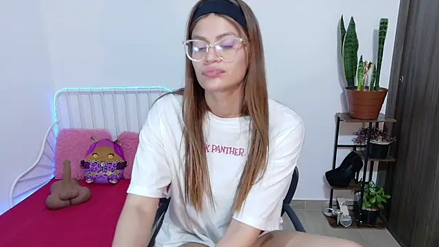 Chat XXX en directo de Emerald_Sparkles_