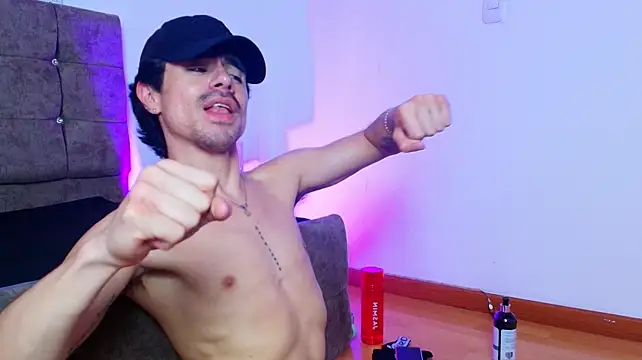 Ethan_Briggs_ Live XXX-Chat