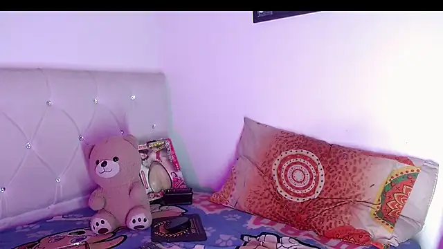 Angel_foxc13 Adlı Modelin Canlı XXX Sohbeti