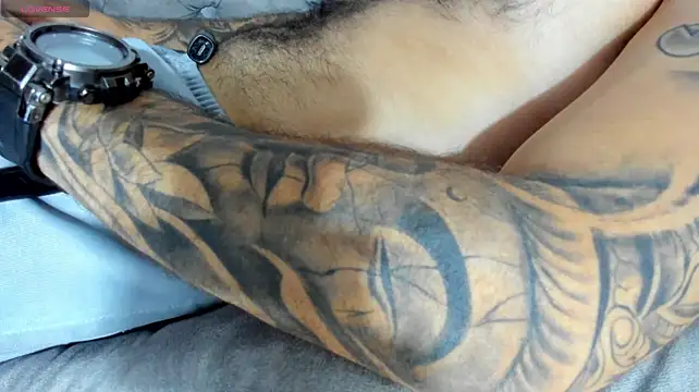 Adam_Maxwel লাইভ XXX চ্যাট