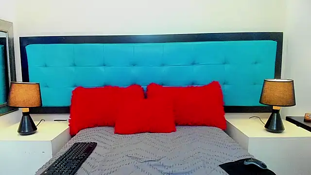 MillyHotsoon Live XXX-chat