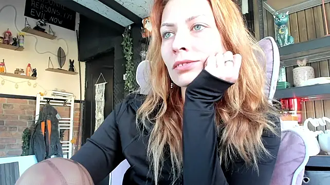 XXX chat uživo modela karo123421