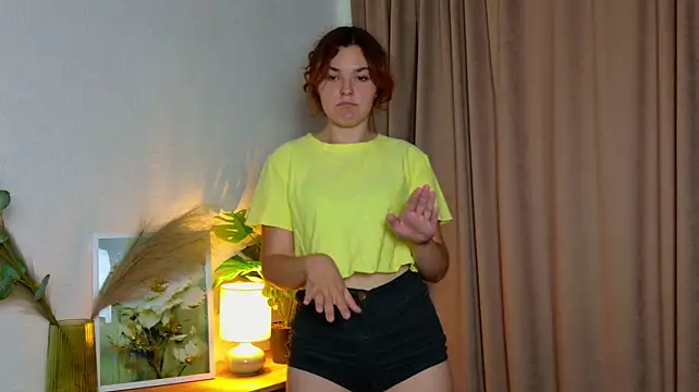 Chat +18 de LeyaaStarr ao vivo