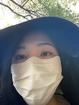 Nini_11's Live XXX Chat