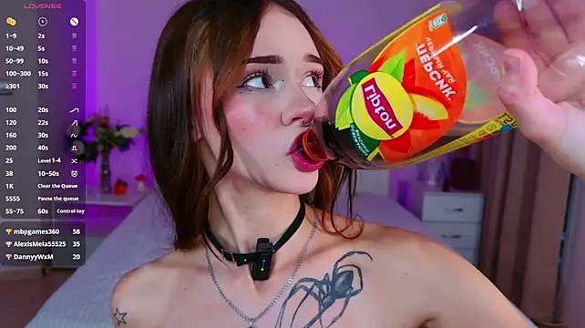 Adetta Adlı Modelin Canlı XXX Sohbeti