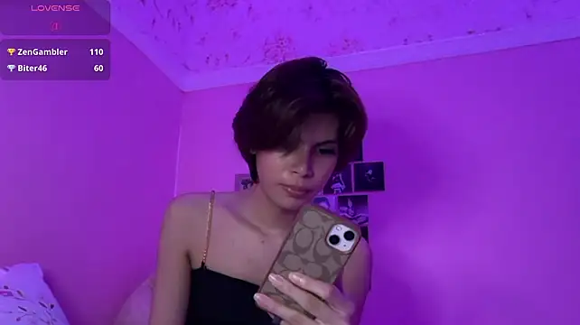 urtwinkbrixz Adlı Modelin Canlı XXX Sohbeti