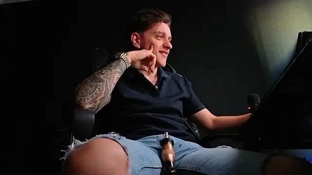 FelixStarkk live XXX chat