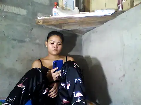 PinaySkinnyJust18 Adlı Modelin Canlı XXX Sohbeti