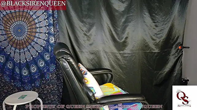 צ'אט XXX בשידור חי של BlackSirenQueen
