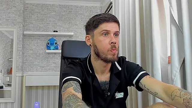 JonahShaw live XXX chat