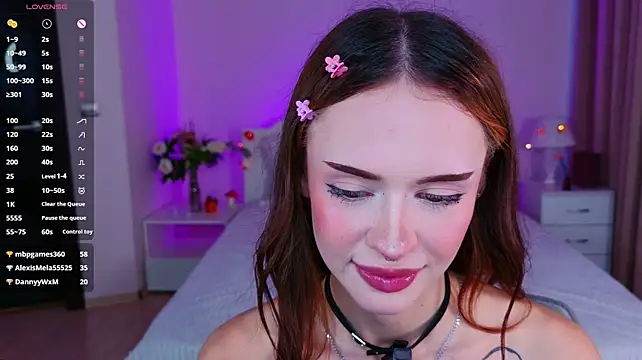Adetta Adlı Modelin Canlı XXX Sohbeti