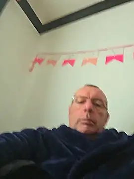 omene8's Live XXX Chat
