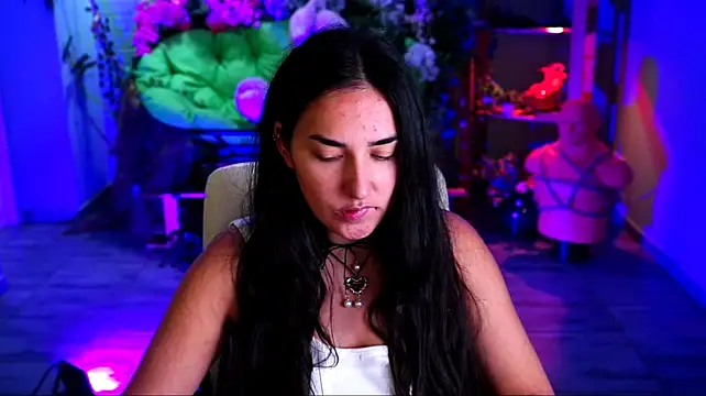 CeceliaJohnson Adlı Modelin Canlı XXX Sohbeti