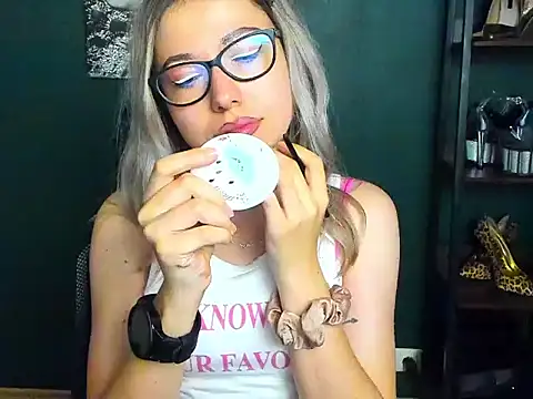 Chat +18 de loveHeidi ao vivo