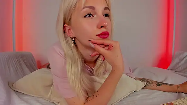 XXX chat uživo modela LisaFoxyMe