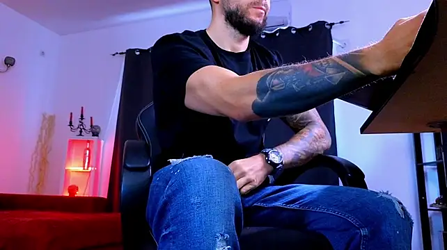 Czat XXX na żywo – MightyAaron66
