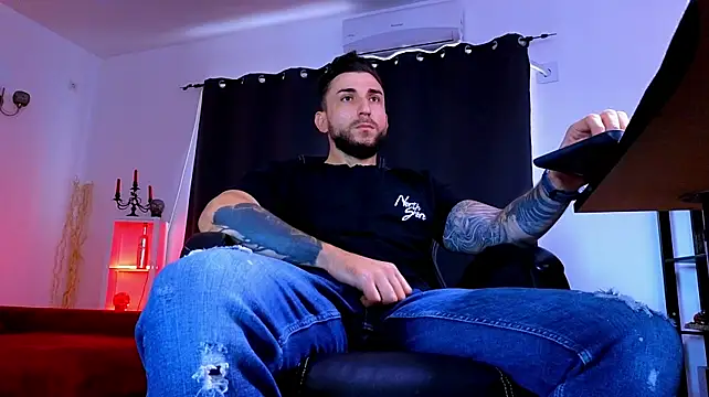 MightyAaron66 라이브 XXX 채팅
