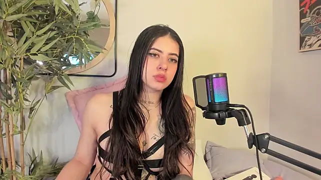 XXX chat uživo modela Alice_Vixen