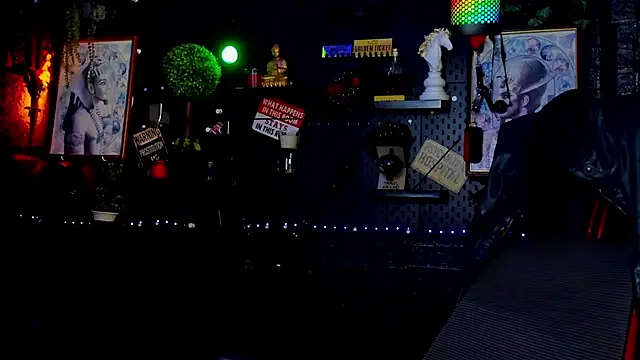 LexHardy's Live XXX Chat