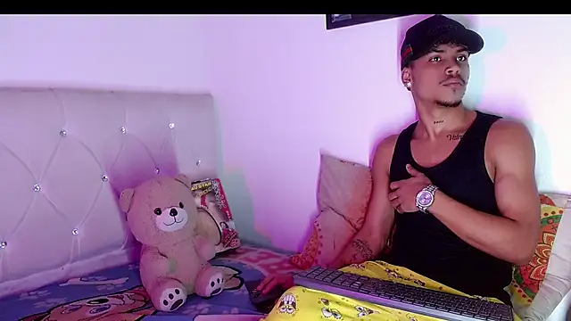 Angel_foxc13 Adlı Modelin Canlı XXX Sohbeti